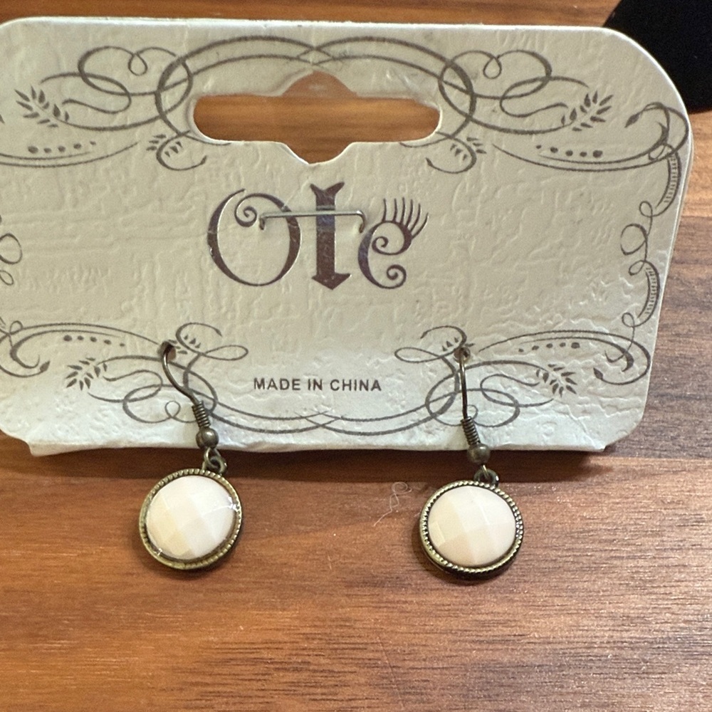 NWT Ole Light Dusty Pink Gold Tone Cabochon Faceted Boho Minimalist Earrings